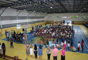 Cerimônia do projeto Na Onda da Leitura reúne mais de 400 alunos em seu lançamento em São Sebastião