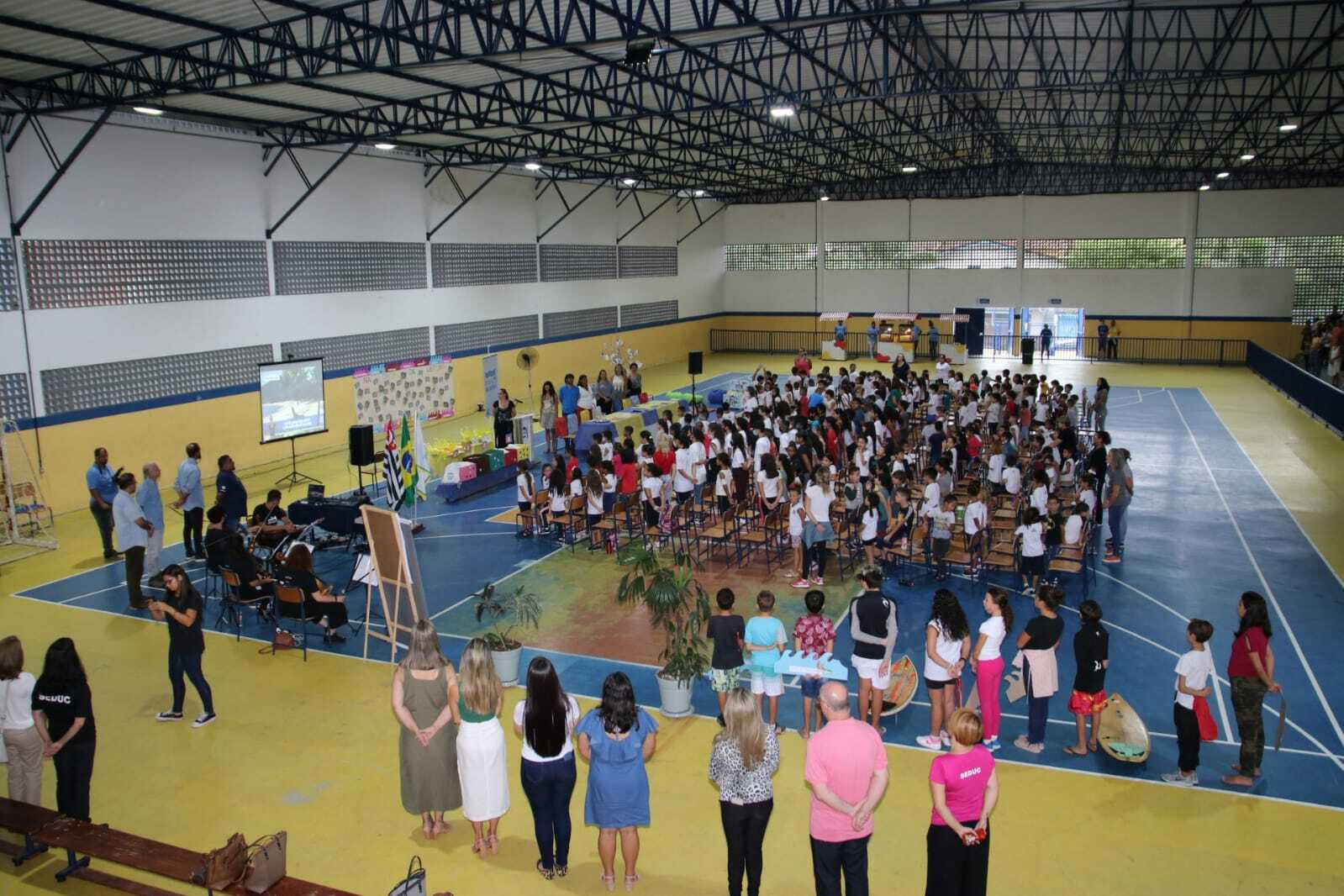 Cerimônia do projeto Na Onda da Leitura reúne mais de 400 alunos em seu lançamento em São Sebastião